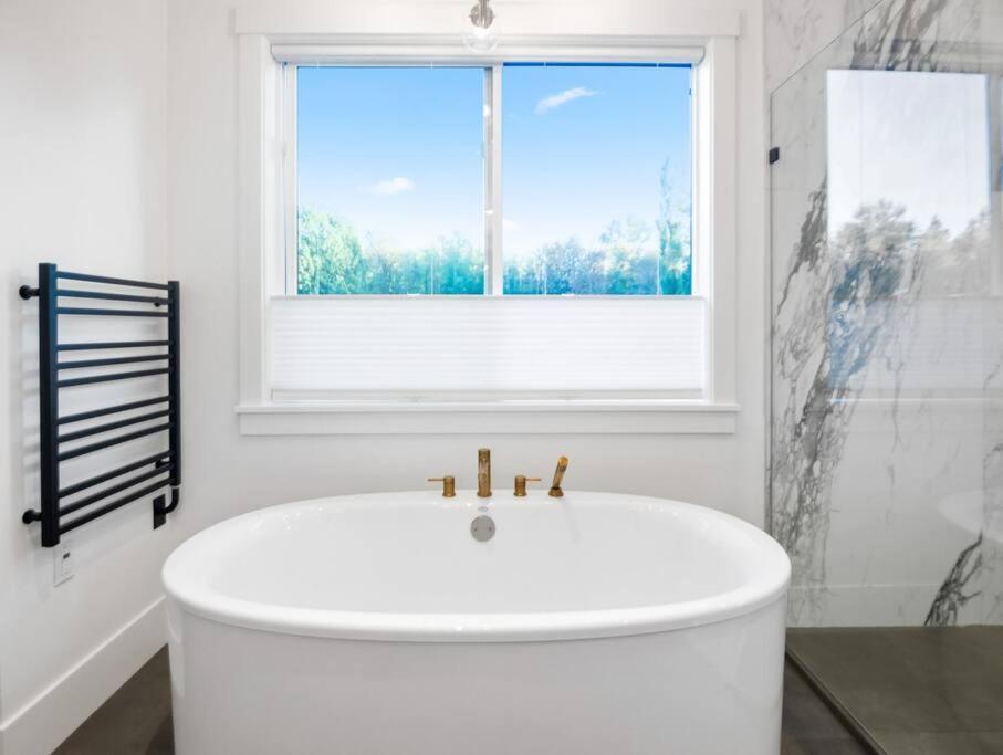 The Fernridge Estate: 5Bd Family Retreat! Villa Langley Eksteriør bilde