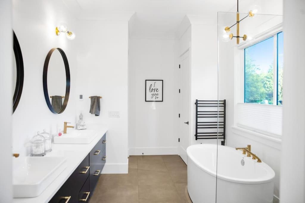 The Fernridge Estate: 5Bd Family Retreat! Villa Langley Eksteriør bilde